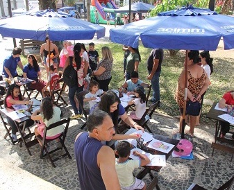 “Brincando na Praça” atraiu mais de 1.000 pessoas no último sábado