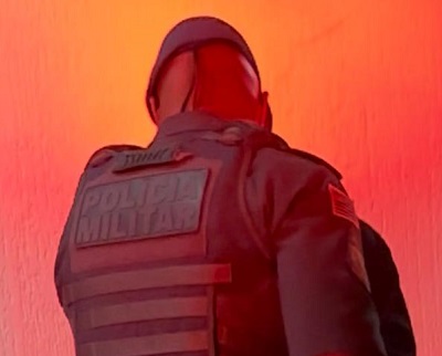 Homem é preso após ameaçar matar a própria mãe com facas