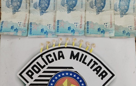 Polícia Militar apreende jovem por tráfico de drogas