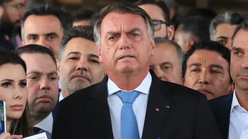 STF inicia julgamento de Bolsonaro e mais sete aliados