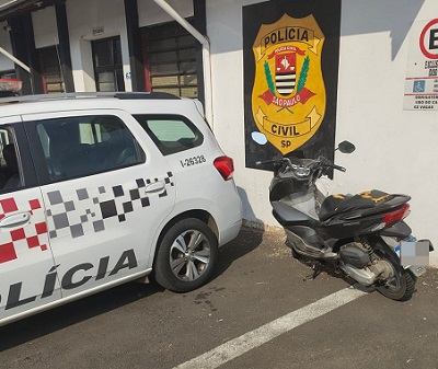 Moto ‘cabrita’ é apreendida pela Polícia Militar no Centro