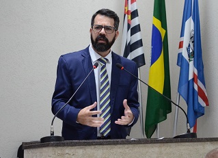 Fontolan cobra CPI e denuncia gastos milionários, obras paradas e falhas na administração  