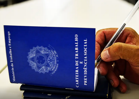 Taxa de desemprego em agosto fica em 5,6% e repete recorde de mínima