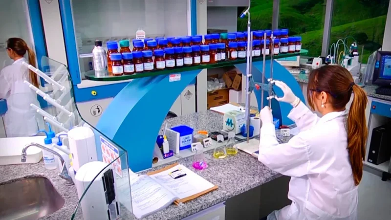 Cristália doa medicamento usado no tratamento de intoxicação por metanol   