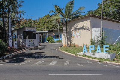 ‘Ação entre Amigos’ da APAE sorteia moto zero e 600 latas de cerveja