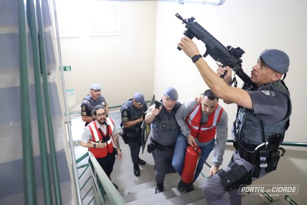 Simulado testa resposta a invasão de agressores no Hospital 22 de Outubro