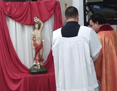 Fiéis celebram São Sebastião com missa e procissão no Itamaracá