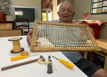 Professor, artesão e memória viva de Itapira: a trajetória de seo Alcindo aos 95 anos