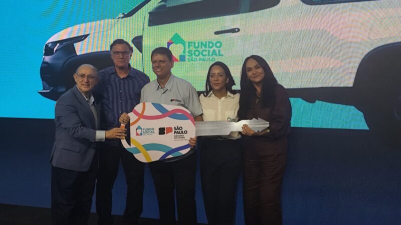 Fundo Social recebe veículo zero-quilômetro do Governo do Estado