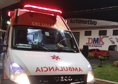 Motociclistas se envolvem em acidente no Cubatão; um sofre escoriações