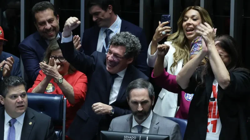 Senado aprova fim da escala 6×1 e redução da jornada de trabalho